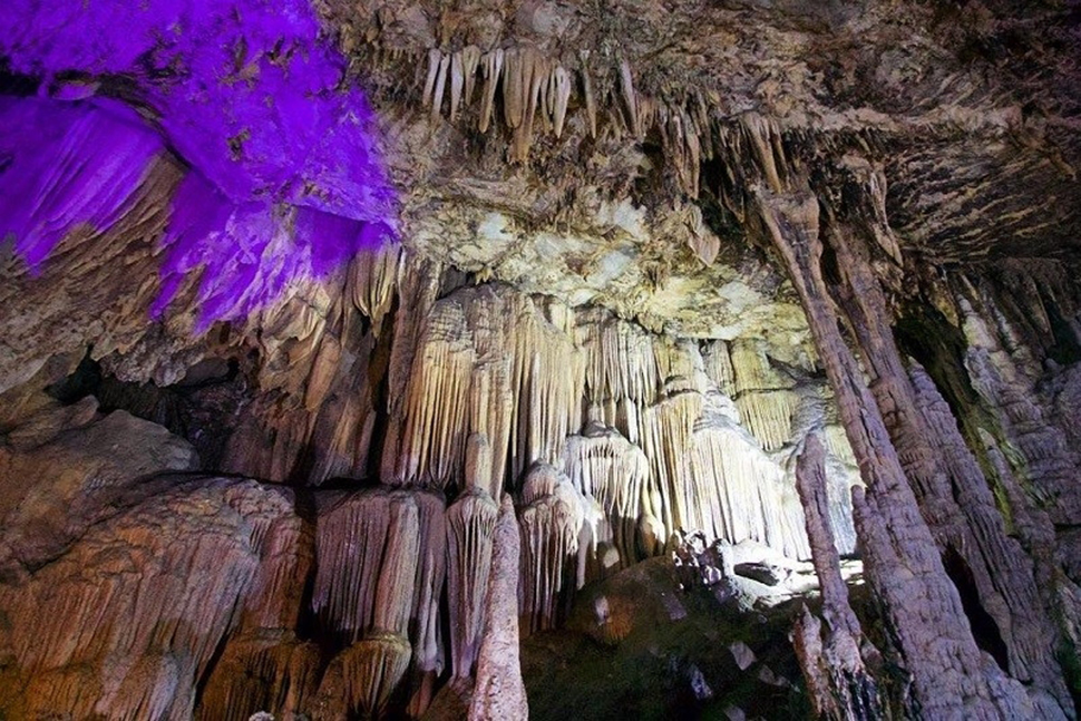 Lung Khuy cave